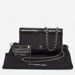 مملوكة مسبقًا Chanel Black Python Flap CC Wallet On Chain