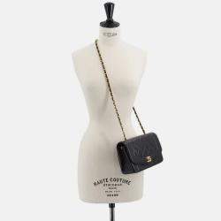 Chanel Black Leather Diana Matelasse 22 Chain Shoulder Bag