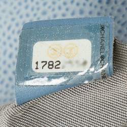 مملوكة مسبقًا Chanel Light Blue Caviar Leather Half Moon Wallet On Chain