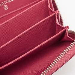 Pre Owned Chanel Red Quilted Caviar Leather CC Compact Wallet