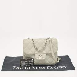 Pre Owned حقيبة شانيل قلاب يربان كومبانيون صغيرة جلد كافيار مبطنة زرقاء ستون