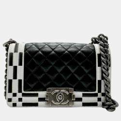 Pre Owned Chanel Black White Leather Boy Shoulder Bag