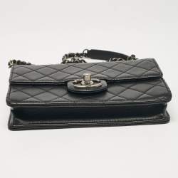 Chanel Black Quilted Leather Chic Pearl Flap Bag