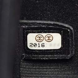Pre Owned Chanel Black Quilted Caviar Leather Medium Boy Flap Bag