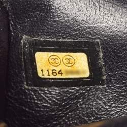 Pre Owned Chanel Black Quilted Patent Leather Kiss Lock Clutch
