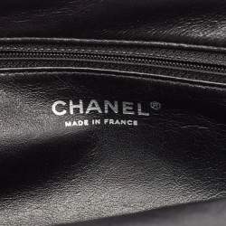 Pre Owned Chanel Black Quilted Patent Leather Kiss Lock Clutch