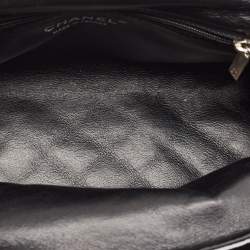 Pre Owned Chanel Black Quilted Patent Leather Kiss Lock Clutch