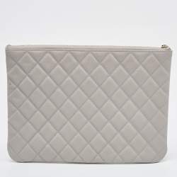 Pre Owned Chanel Grey Quilted Cavair Leather CC Zip Pouch