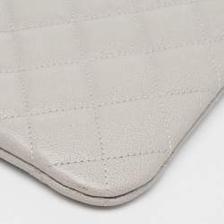 Pre Owned Chanel Grey Quilted Cavair Leather CC Zip Pouch