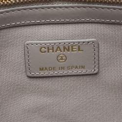 Pre Owned Chanel Grey Quilted Cavair Leather CC Zip Pouch