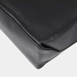 Pre Owned حقيبة يد شانيل أساسية جلد عجل أسود