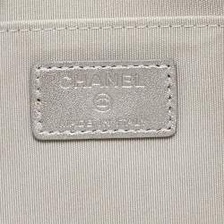Pre Owned Chanel Silver Iridescent Embossed Leather CC Envelope Clutch