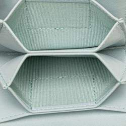 مملوكة مسبقًا Chanel Light Blue Lambskin Matelasse 19 Coco Mark Chain Wallet