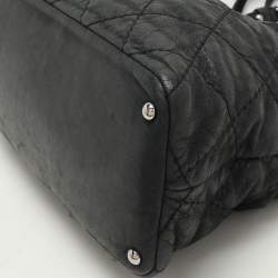 Pre Owned Chanel Black Quilted Leather Small Sea Hit Tote