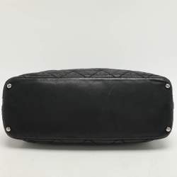 Pre Owned Chanel Black Quilted Leather Small Sea Hit Tote