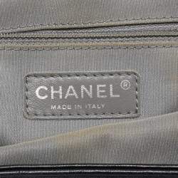 Pre Owned Chanel Black Quilted Leather Medium Chain Around Flap bag