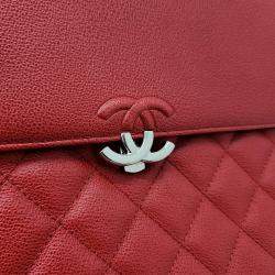 Pre Owned Chanel Red Leather Chanel Caviar Flap New Medium Clutch