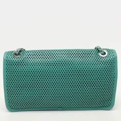 مملوكة مسبقًا حقيبة شانيل "اب إن ذا اير" قلاب جلد مخرم أحمر