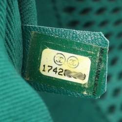 مملوكة مسبقًا حقيبة شانيل "اب إن ذا اير" قلاب جلد مخرم أحمر