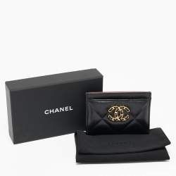 مملوكة مسبقًا Chanel Black Quilted Lambskin Leather 19 Card Holder