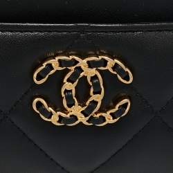 مملوكة مسبقًا Chanel Black Quilted Lambskin Leather 19 Card Holder