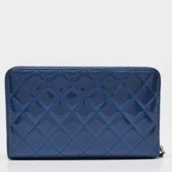 Pre Owned Chanel Blue Quilted Patent Leather Classic Zip Around Wallet Organizer