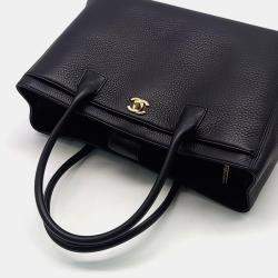 Pre Owned Chanel Black Leather Surf Grand Bag