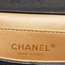 Chanel Black Quilted Leather Chic Pearl Crossbody Bag