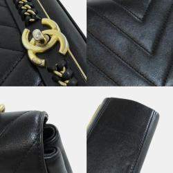 Pre Owned Chanel Black Lambskin Leather V-Stitch Shoulder Bag