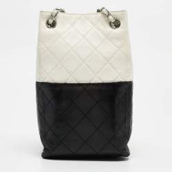 Pre Owned Chanel White/Black Quilted Leather Drawstring Shoulder Bag