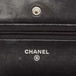 Pre Owned Chanel Black Quilted Leather CC Wallet On Chain