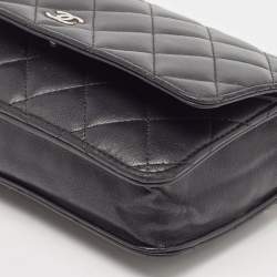 Pre Owned Chanel Black Quilted Leather CC Wallet On Chain