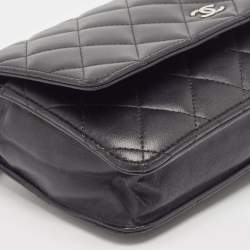 Pre Owned Chanel Black Quilted Leather CC Wallet On Chain