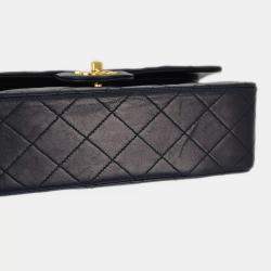 Pre Owned حقيبة شانيال كلاسيك ية مزدوجة القلاب جلد الحمل أزرق بحري صغيرة