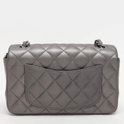 Pre Owned حقيبة ميني شانيل كلاسيك جلد مبطن وردي ميتاليك مستطيلة بقلاب 