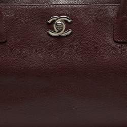 Pre Owned Chanel Burgundy Leather Small Cerf Shopper Tote