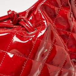 مملوكة مسبقًا حقيبة يد شانيل بون بون جلد لامع عنابي 