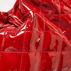 مملوكة مسبقًا حقيبة يد شانيل بون بون جلد لامع عنابي 