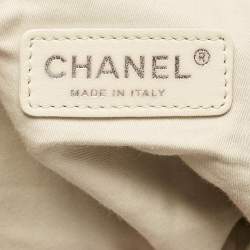 مملوكة مسبقًا حقيبة يد شانيل بون بون جلد لامع عنابي 