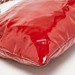 مملوكة مسبقًا حقيبة يد شانيل بون بون جلد لامع عنابي 