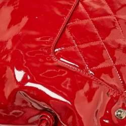 مملوكة مسبقًا حقيبة يد شانيل بون بون جلد لامع عنابي 