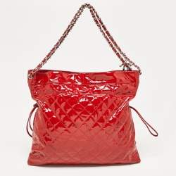 مملوكة مسبقًا حقيبة يد شانيل بون بون جلد لامع عنابي 