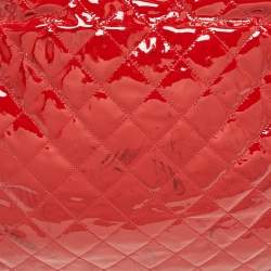 مملوكة مسبقًا حقيبة يد شانيل بون بون جلد لامع عنابي 