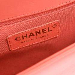 Pre Owned Chanel Pink Lambskin Chevron Leather Medium Boy Bag