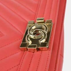 Pre Owned Chanel Pink Lambskin Chevron Leather Medium Boy Bag