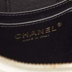 Pre Owned Chanel White Quilted Lambskin Leather Vanity Case Crossbody Bag