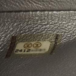 Pre Owned Chanel Silver Quilted Caviar Leather CC Frame Clutch