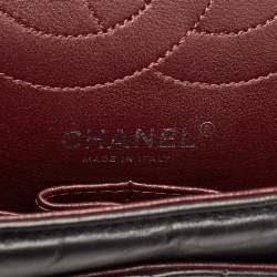 Pre Owned Chanel Black Chevron Leather Classic 225 Reissue 2.55 Flap Bag