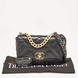 Pre Owned Chanel Black Quilted Leather Medium 19 Flap Bag