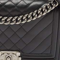 Pre Owned Chanel Black Quilted Leather Medium Boy Flap Bag